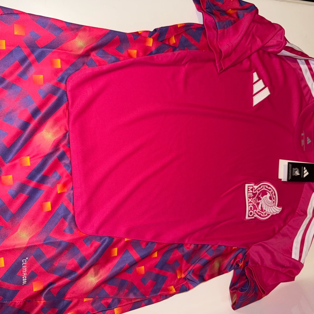 Mexico pink jersey size medium